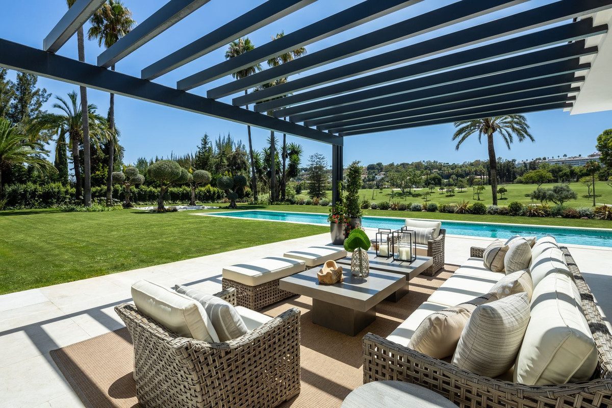 Frontline Golf Villa, Las Brisas, Nueva Andalucía — photo 11 of 30