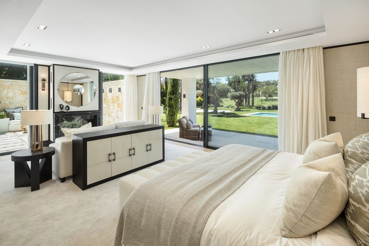 Frontline Golf Villa, Las Brisas, Nueva Andalucía — photo 22 of 30
