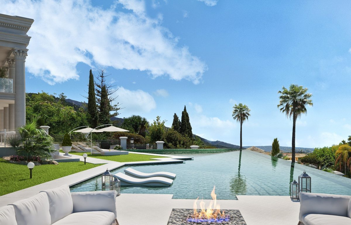 Gated Villa on Marbella's Golden Mile — photo 17 of 30