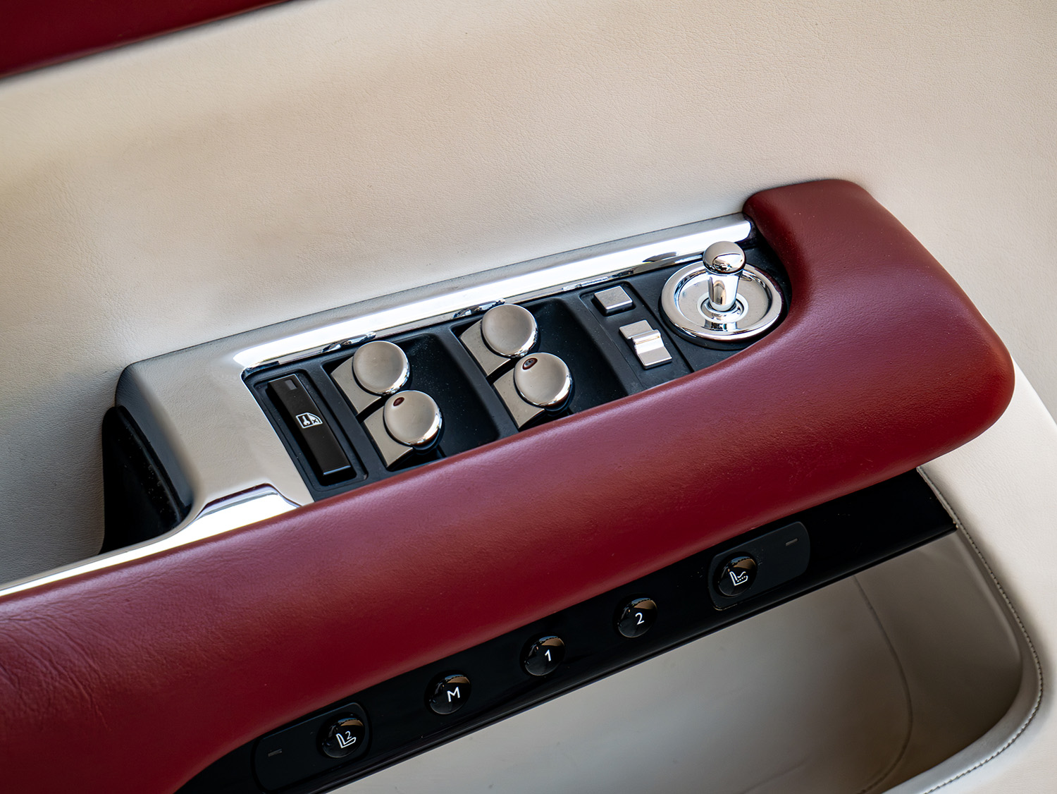 2017 Rolls-Royce Wraith — photo 21 of 30