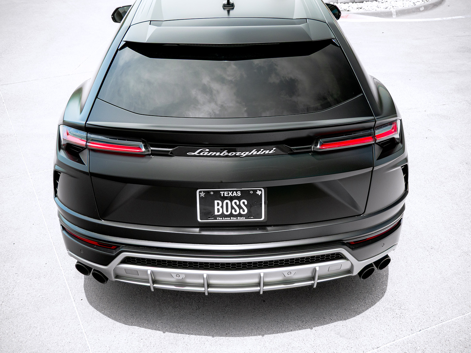 2021 Lamborghini Urus — photo 14 of 30