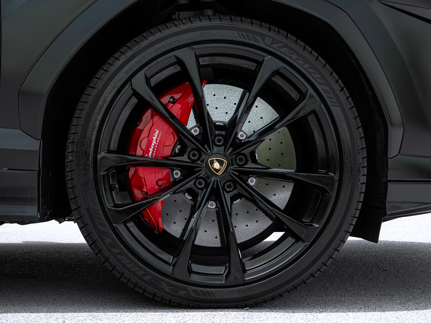 2021 Lamborghini Urus — photo 19 of 30