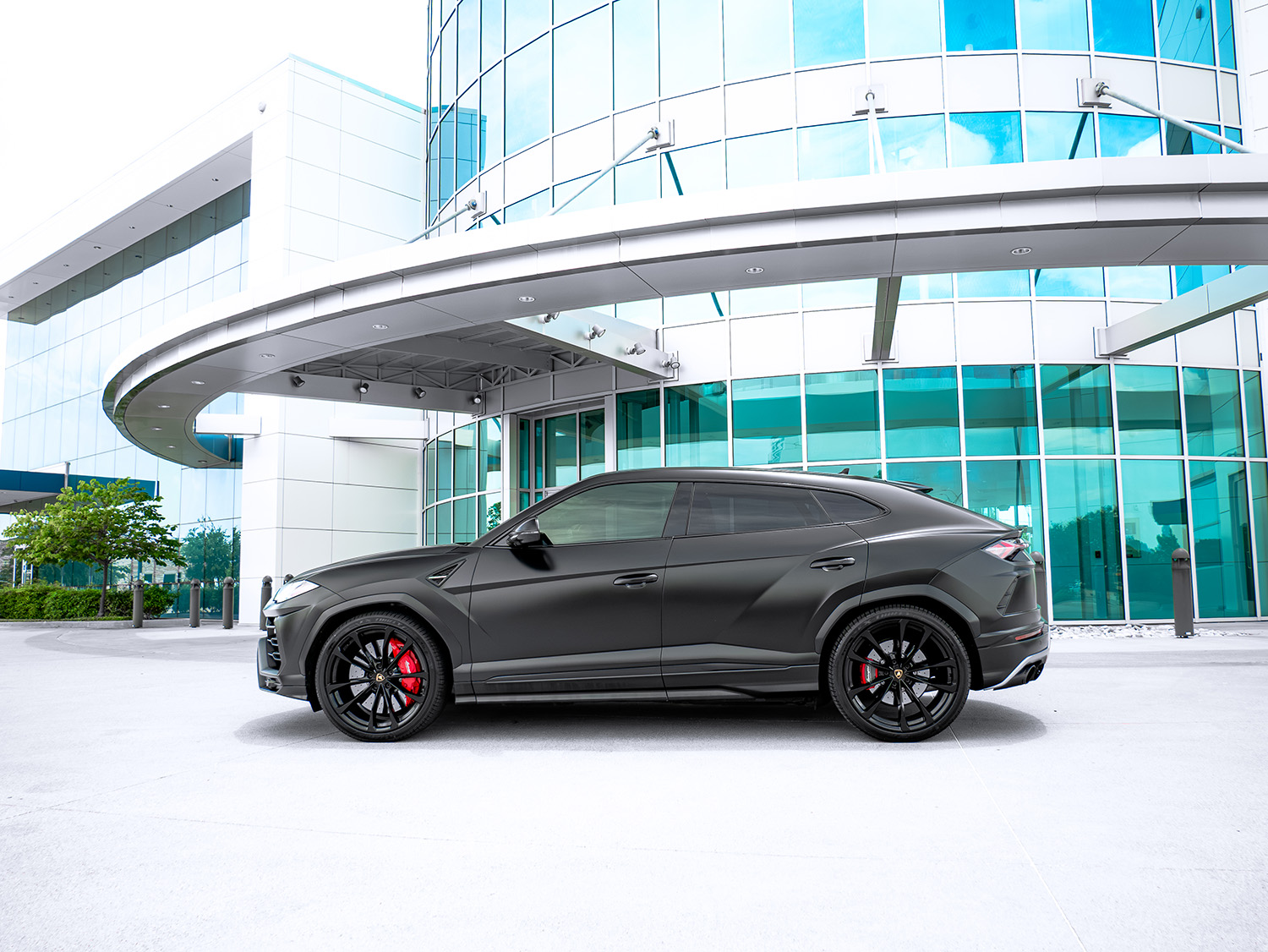 2021 Lamborghini Urus — photo 2 of 30