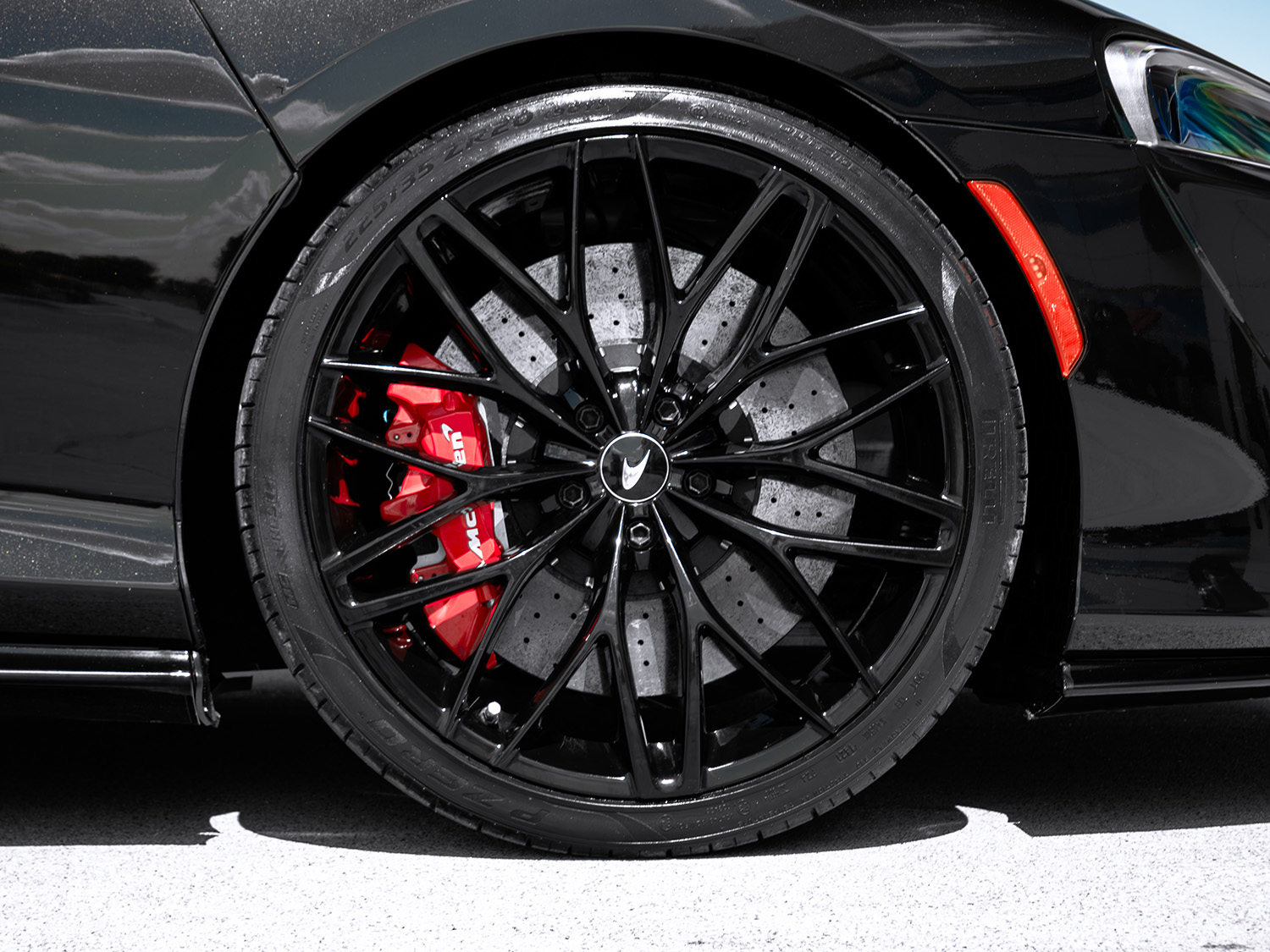 2023 McLaren GT — photo 18 of 30