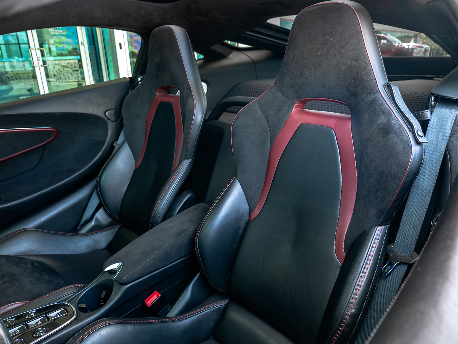 2023 McLaren GT — photo 23 of 30