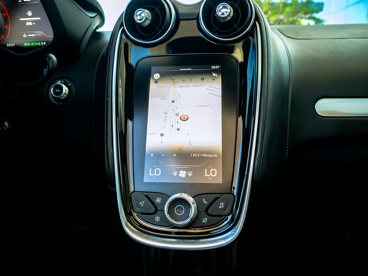 2023 McLaren GT — photo 29 of 30