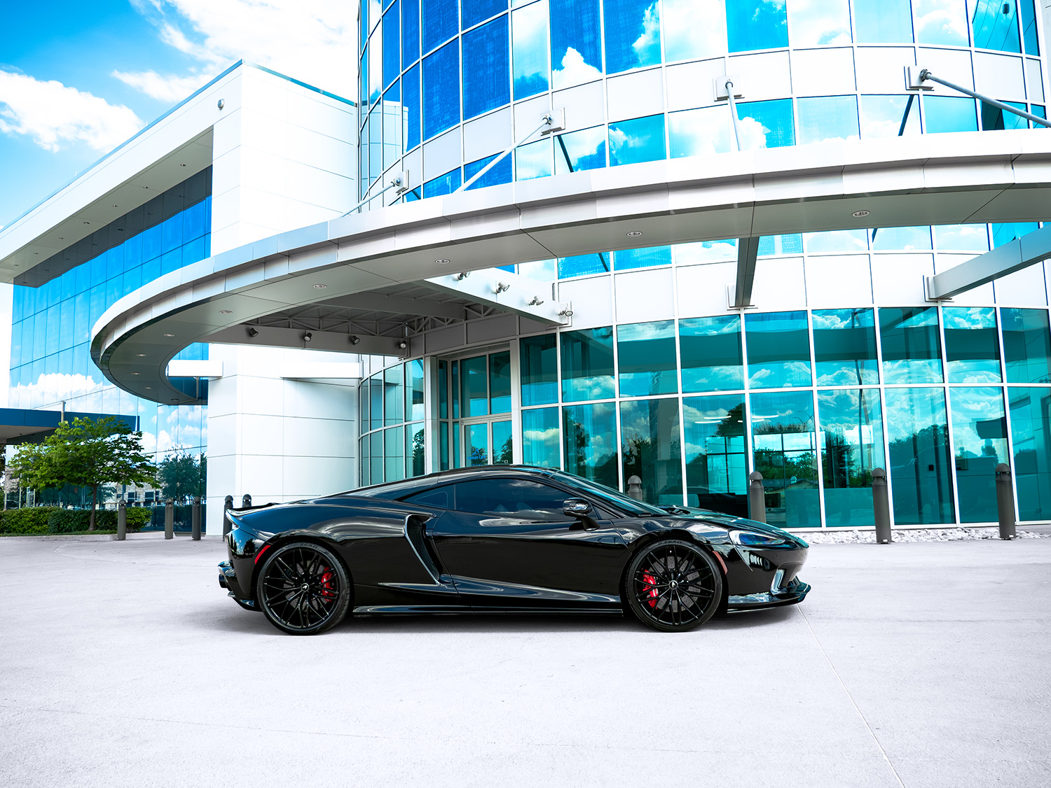 2023 McLaren GT — photo 6 of 30