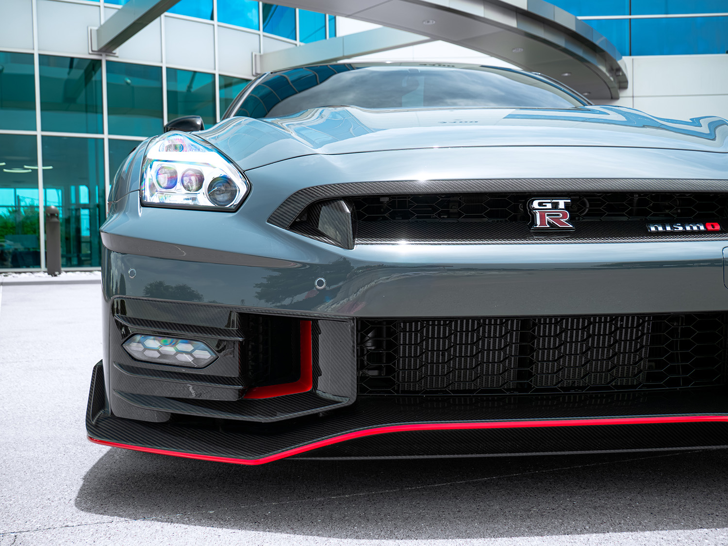 2024 Nissan GT-R NISMO — photo 10 of 30