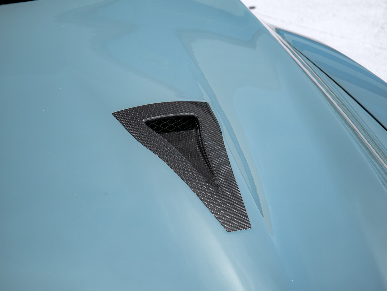 2024 Nissan GT-R NISMO — photo 13 of 30