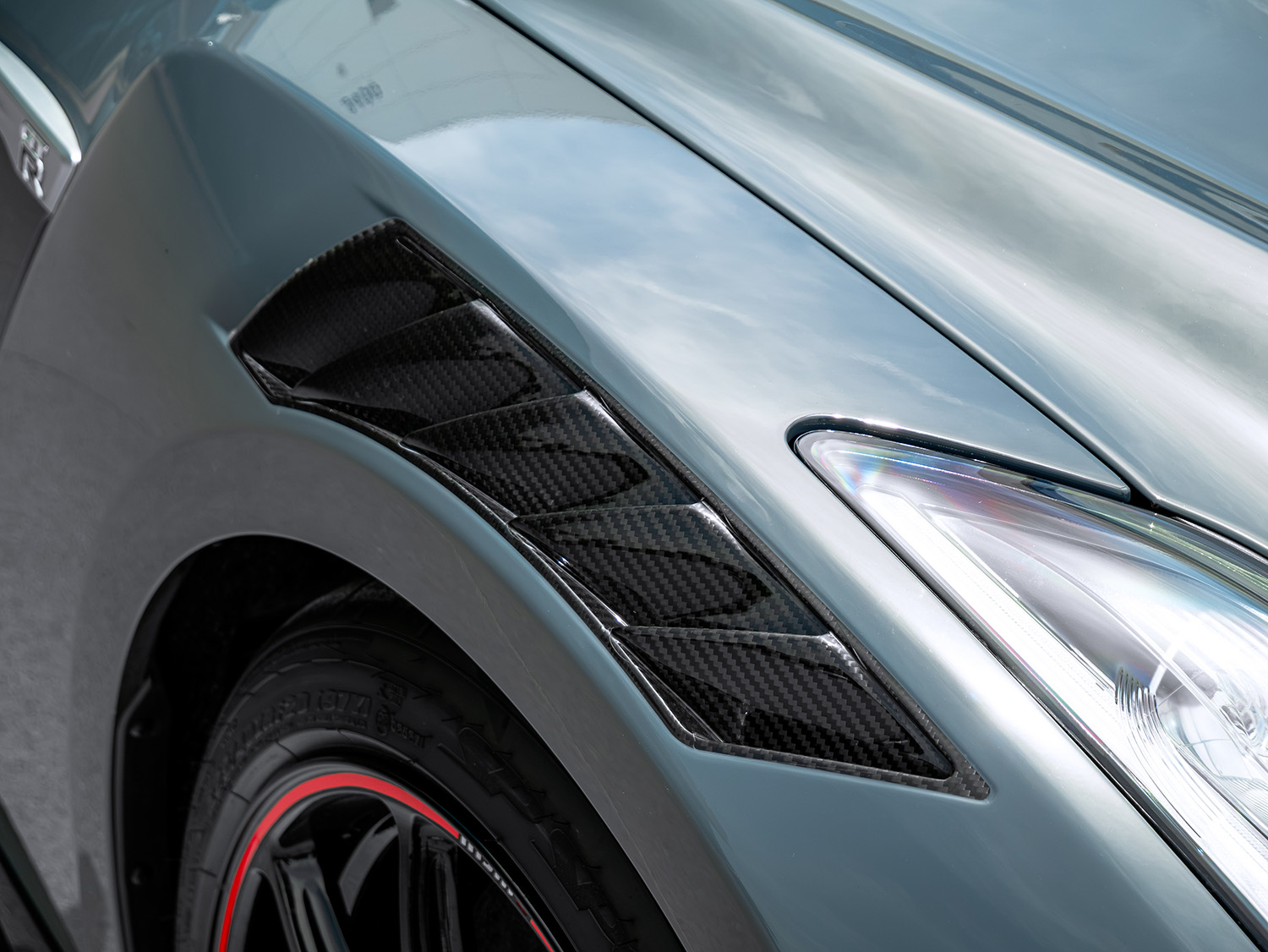 2024 Nissan GT-R NISMO — photo 14 of 30