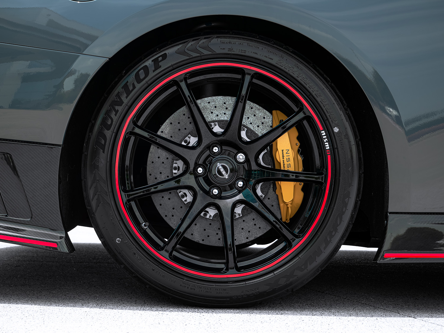 2024 Nissan GT-R NISMO — photo 28 of 30